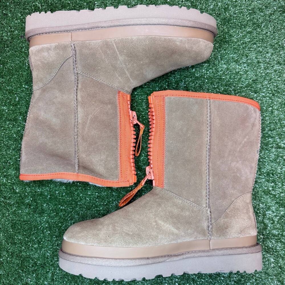 UGG Classic Short Zipper Tape Logo boots Beige Suede women’s 7 size - Picture 3 of 6
